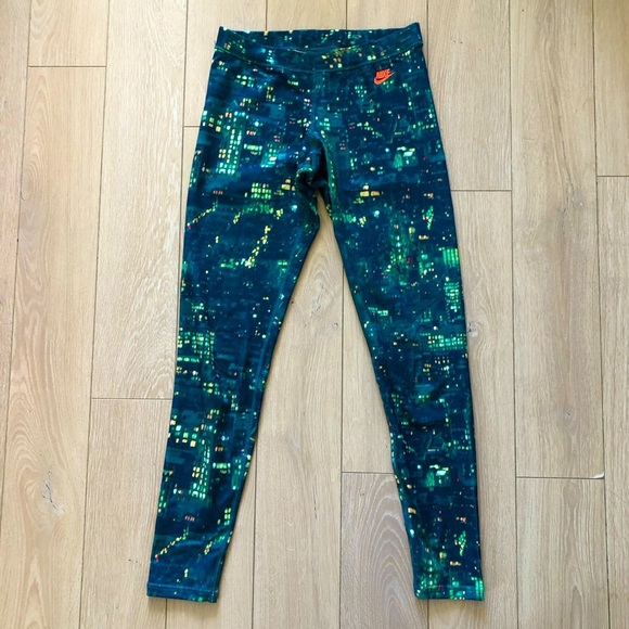 Nike RU City Print Leggings Size XS - Picture 1 of 9